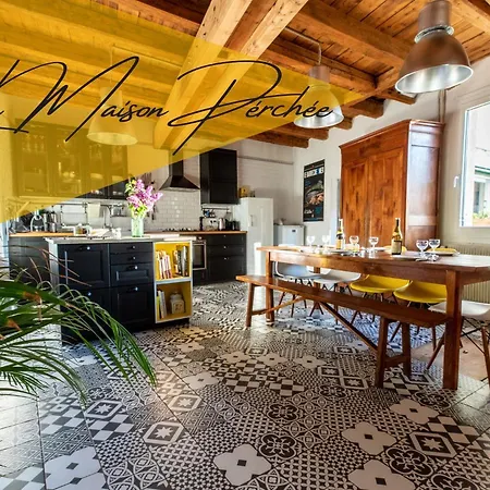 La Maison Perchee Semesterbostad *