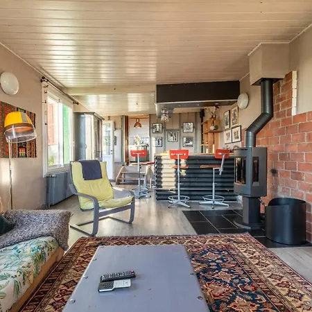 Semesterbostad La Maison Perchee