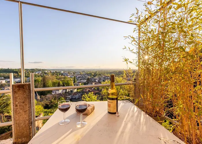 La Maison Perchee Semesterbostad Thiers