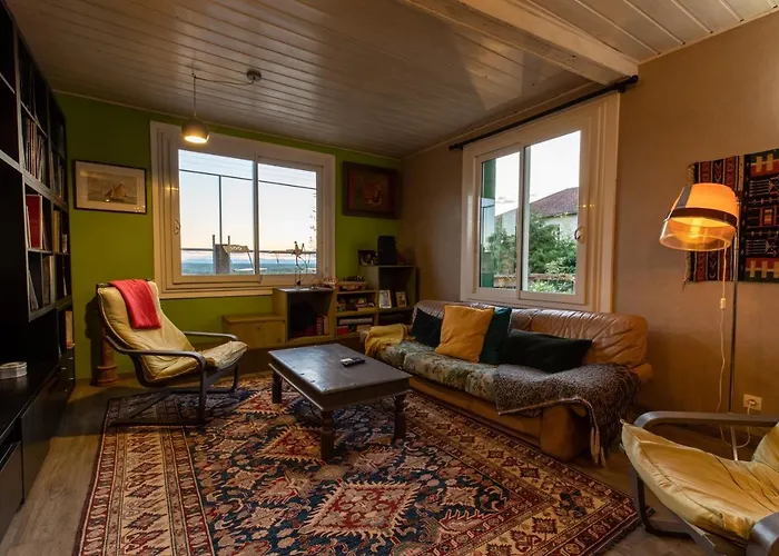 Semesterbostad La Maison Perchee Thiers