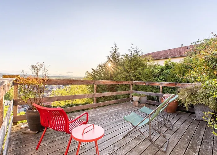 Semesterbostad La Maison Perchee *