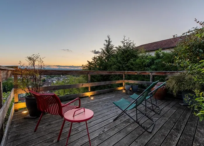 Semesterbostad La Maison Perchee